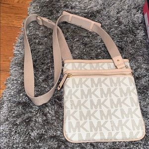 Michael kors cross body